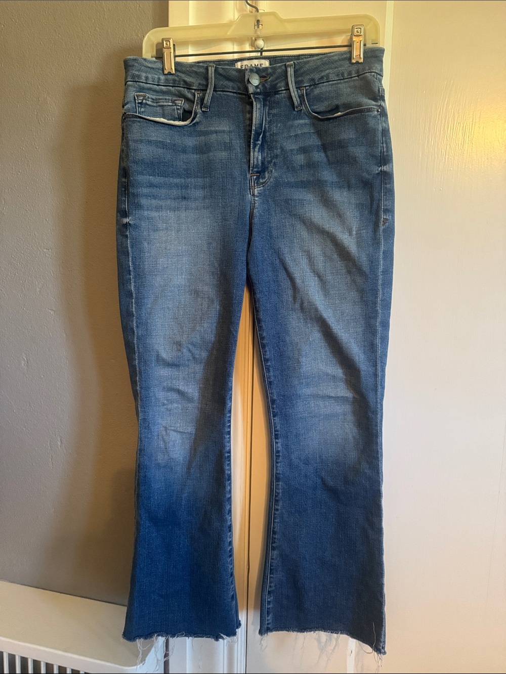 Frame Le Crop Mini Boot Mid Blue Jeans - Casual Everyday Style